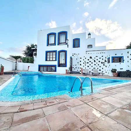 Double With Terrace O Balcony, Breakfast Included, Freewifi, Beautifulpool *