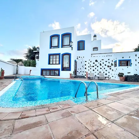 Appartement Double With Terrace O Balcony, Breakfast Included, Freewifi, Beautifulpool *