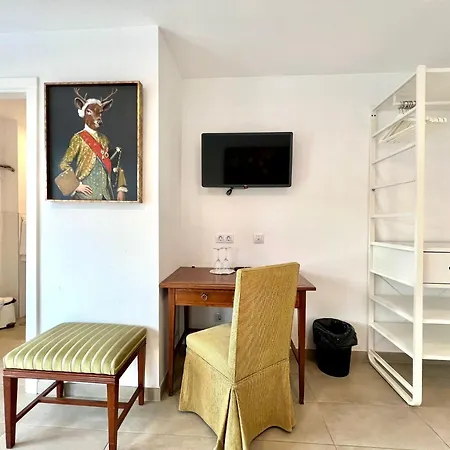 Double With Terrace O Balcony, Breakfast Included, Freewifi, Beautifulpool